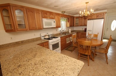 1 Sprague St, Peabody, MA 01960 - photo 4