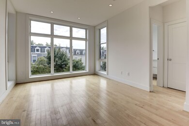 727 Hobart Place NW unit 2, Washington, DC 20001 - photo 4