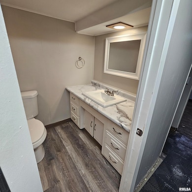 909 Saint Julian St unit 2, Pekin, IL 61554 - photo 3