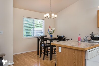 Dining Area 4037-FULL