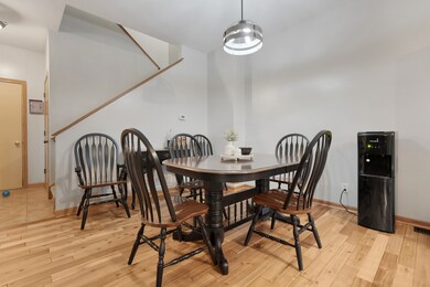 516 Clayton Cir, Sycamore, IL 60178 - photo 7