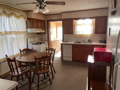 411 N Hart St, Princeton, IN 47670 - photo 5