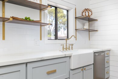 4044 E Lewis-14