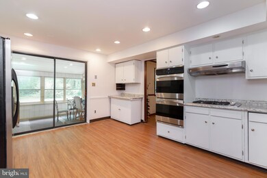 318 Palmers Ln, Wallingford, PA 19086 - photo 3