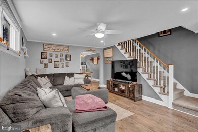 1130 Oakwood Dr, Glenolden, PA 19036 - photo 4