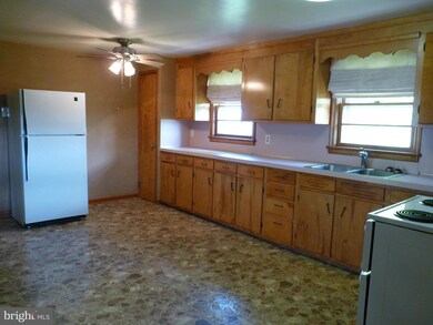 3673 Coseytown Rd, Greencastle, PA 17225 - photo 4