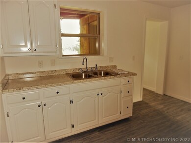 1007 E 5th St, Cushing, OK 74023 - photo 7