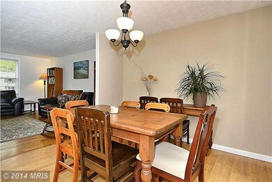 9205 Honey Creeper Ct, Burke, VA 22015 - photo 6