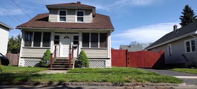 47 Davenport St, Chicopee, MA 01013 - photo 2