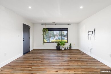 623 Schuyler Ave unit 104, Lyndhurst, NJ 07071 - photo 3