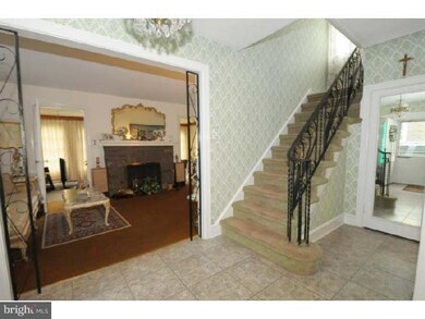 529 E Manoa Rd, Havertown, PA 19083 - photo 2
