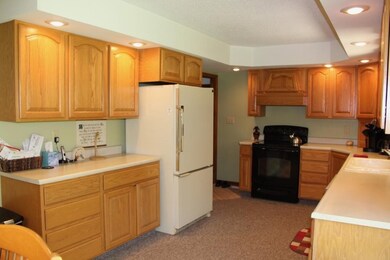 320 S 8th Ave W, Newton, IA 50208 - photo 7