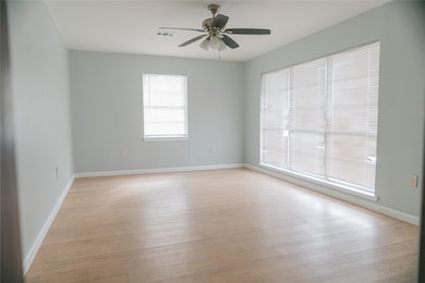 9015 Vinearbor St, Houston, AL 77033 - photo 4