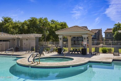 4-web-or-mls-HUB09559603