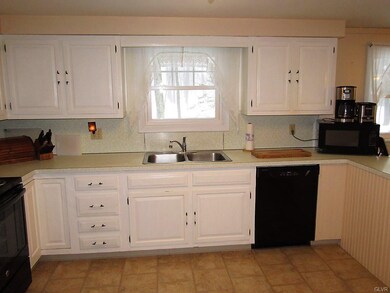 97 White Birch Dr, Jim Thorpe, PA 18229 - photo 2