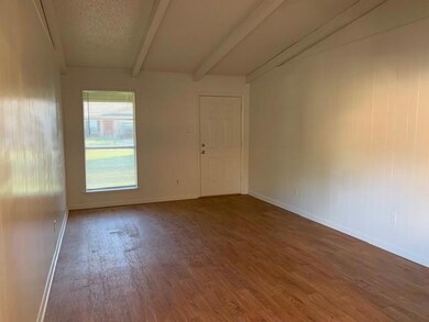 1911 Starling Ct, Cleburne, TX 76033 - photo 4