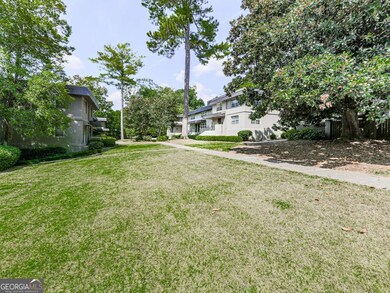 284 Lakemoore Dr NE unit D, Atlanta, GA 30342 - photo 4