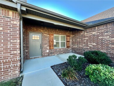 510 Captain Hopkins St, Prairie Grove, AR 72753 - photo 3