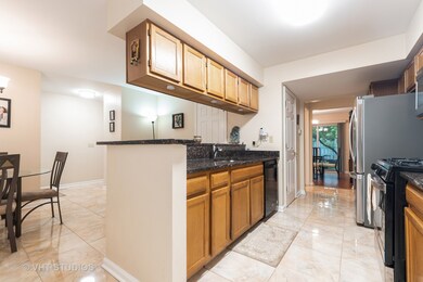 122 Huntington St unit 25D, Lake Bluff, IL 60044 - photo 3