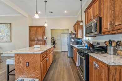 1721 Bilbo St, Lake Charles, LA 70601 - photo 5