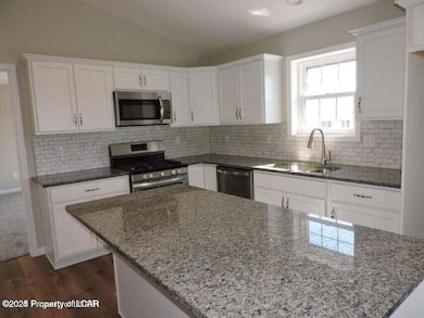 64 Cremard Blvd, Duryea, PA 18642 - photo 6