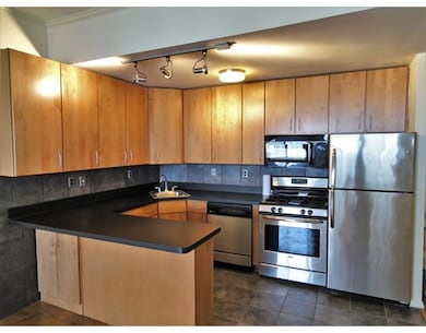 Whittier Place unit 17B, Boston, MA 02114 - photo 3