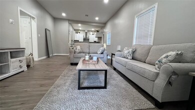 901 E Kennedy St, Beeville, TX 78102 - photo 2