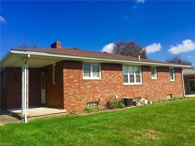 352 Geneva Ave, Struthers, OH 44471 - photo 6