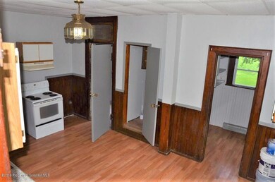 539 E Pine Apt 1 St, Olyphant, PA 18447 - photo 5