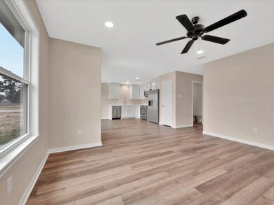 730 N Sanders St, Nacogdoches, TX 75964 - photo 7