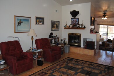 006_05 LivingRoom