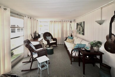 121 W Saint Johns Way, Apollo Beach, FL 33572 - photo 3