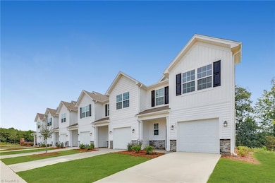 1864 Pheasant Trace Cir, Kernersville, NC 27284 - photo 2