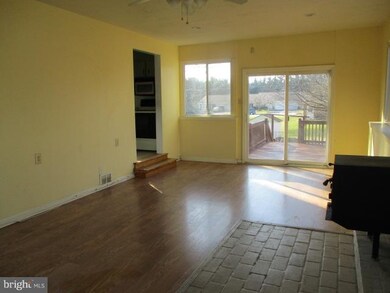 18019 Oak Ridge Dr, Hagerstown, MD 21740 - photo 6