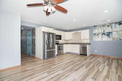 1982 Golden Eagle Dr, Dubuque, IA 52001 - photo 3