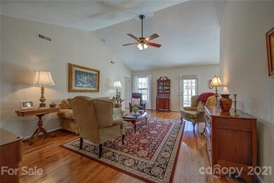 4037 Hereford Ln, Dallas, NC 28034 - photo 4
