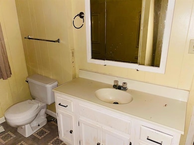 235 E Oklahoma Ave, Vivian, LA 71082 - photo 6