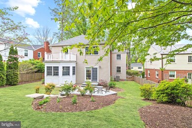 4322 Kentbury Dr, Bethesda, MD 20814 - photo 3