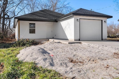 1229 N Warren Ave, Springfield, MO 65802 - photo 2