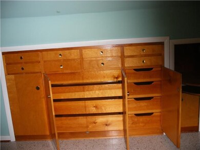 Bedroom TONS OF STORAGE IN THE 2ND FLOOR BEDROOM (