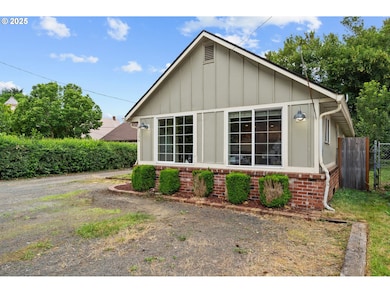 106 W Jones St, Yacolt, WA 98675 - photo 2