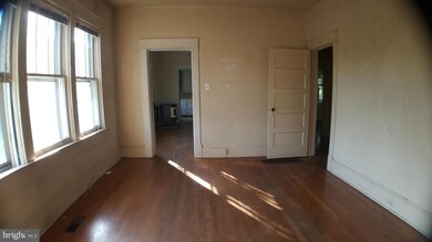 496 N Massanutten St, Strasburg, VA 22657 - photo 7