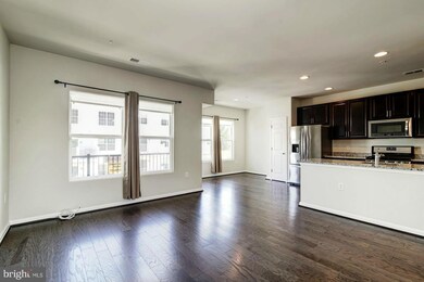 16862 Porters Inn Dr unit 46, Dumfries, VA 22026 - photo 4