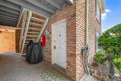 2201 Fountain View Dr unit 3, Houston, TX 77057 - photo 3