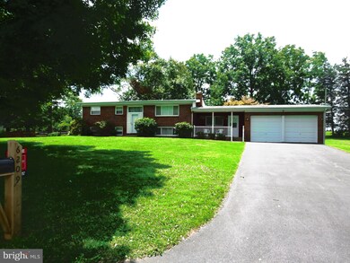 6209 Rolling View Dr, Sykesville, MD 21784 - photo 2