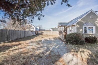 38 Honeyman Ave, Middletown, RI 02842 - photo 3