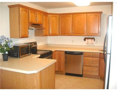 Kitchen. Fully equipped kitchen. Some appliances h