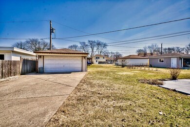 2149 Plainfield Dr, Des Plaines, IL 60018 - photo 4