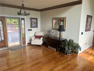 Light and spacious Main-Level Entry Foyer
