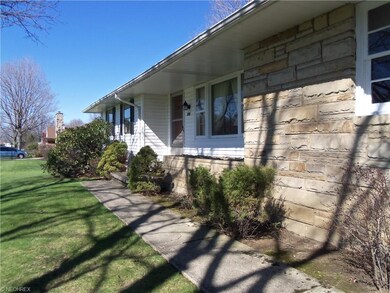 2261 Pine Ridge Dr, Wickliffe, OH 44092 - photo 2